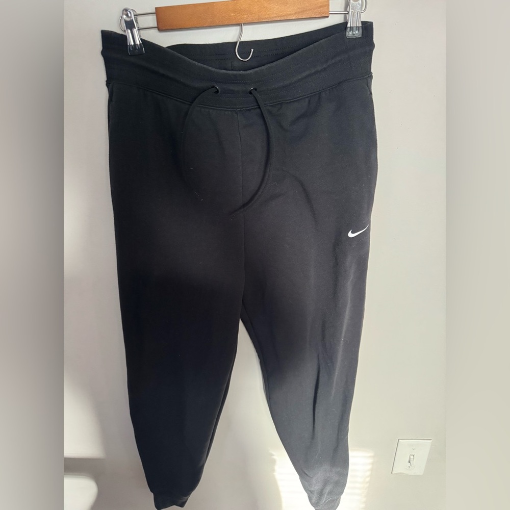 Nike Women’s Black Dri Fit Jogger Sweatpants